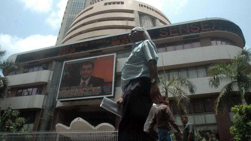 Rupee rises 14 paise to 81.67 against US dollar in early trade