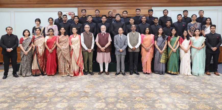 PM in a group photograph with Indian Foreign Service (IFS) Officer Trainees of 2022 Batch