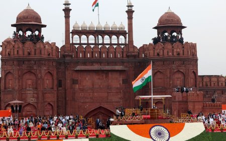 PM unfurling the Tricolour flag at the ramparts of Red Fort on the occasion of 77th Independence Day,