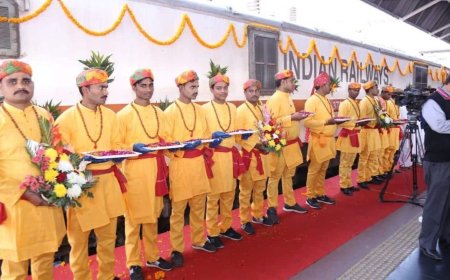 IRCTC share price jumps 3% after AGM,  ₹2 per share final dividend. Should you buy?