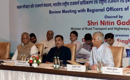 Nitin Gadkari chairs review meeting of Regional Officers of MoRTH, NHAI & NHIDCL