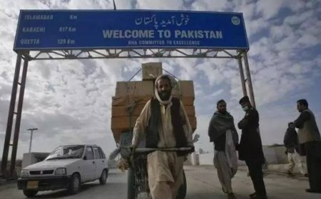 Afghan-Pakistan border crossing reopens a week after fighting