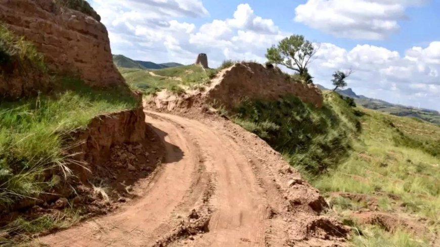 China authorities arrest 2 for smashing shortcut through Great Wall with excavator