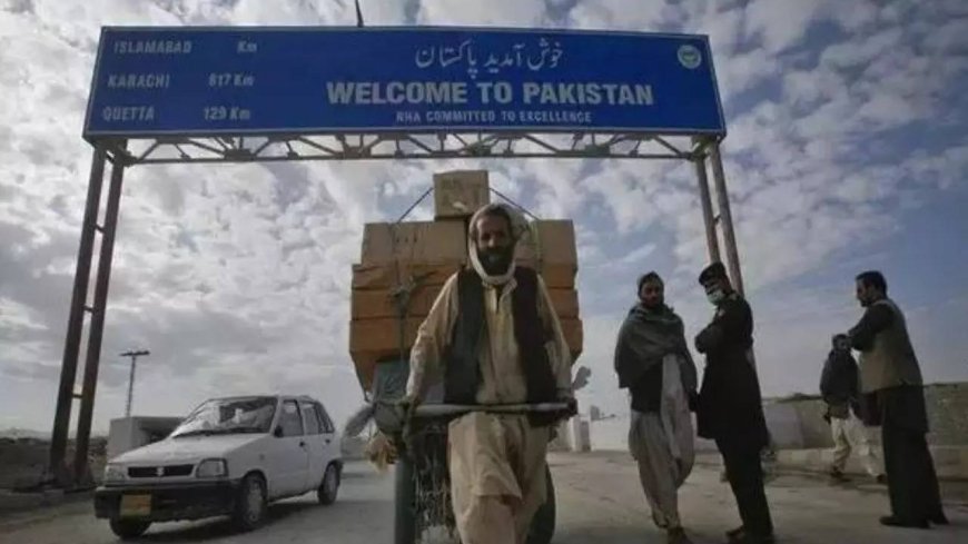 Afghan-Pakistan border crossing reopens a week after fighting