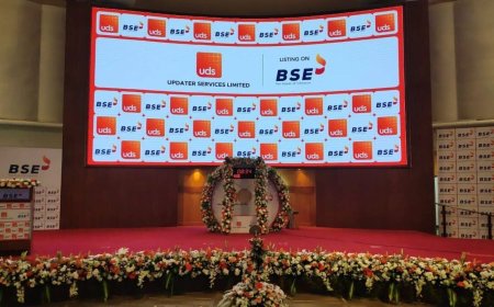 Updater Services share price rebounds after opening at discount. Buy, hold or exit?