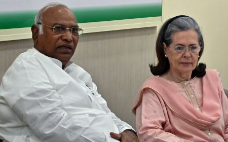 'WhatsApp, Facebook aiding communal hatred campaign of BJP': Mallikarjun Kharge writes letter to Meta chief