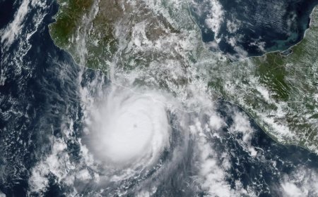 'Potentially catastrophic' Hurricane Otis heads for Mexico