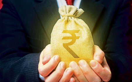 Rupee trades flat at 83.23 against US dollar in early trade