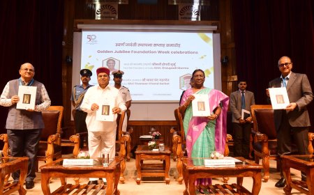 President of India graces the 8th  convocation of Indian Maritime University