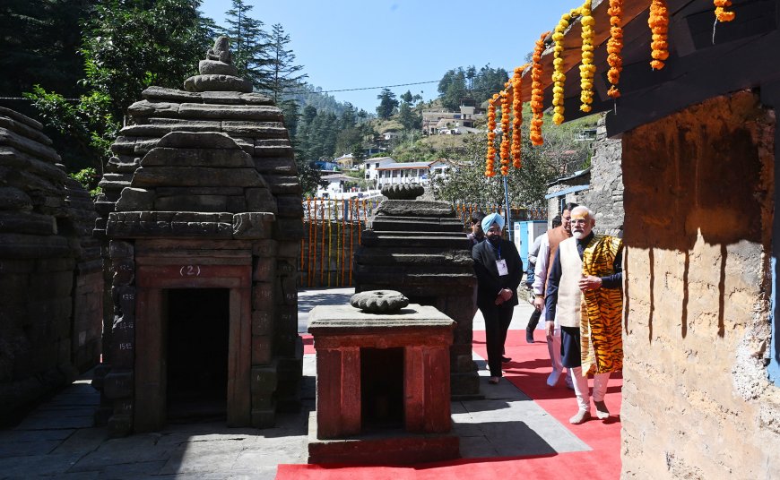 PM offers prayers at Jageshwar Dham in Almora