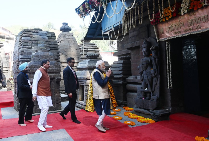 PM offers prayers at Jageshwar Dham in Almora