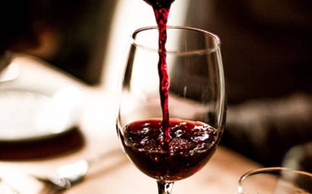 China's wine market ready to welcome likely return of Aussie wine as ties improve