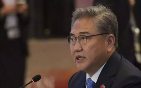 Diplomats from South Korea, Japan and China will meet about resuming a trilateral leaders' summit