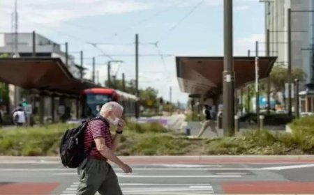 US life expectancy rose last year, but it remains below its pre-pandemic level