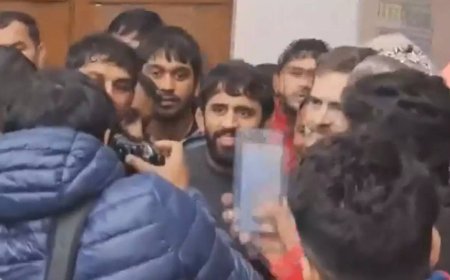 Watch: Rahul Gandhi meets Bajrang Punia as WFI crisis continues