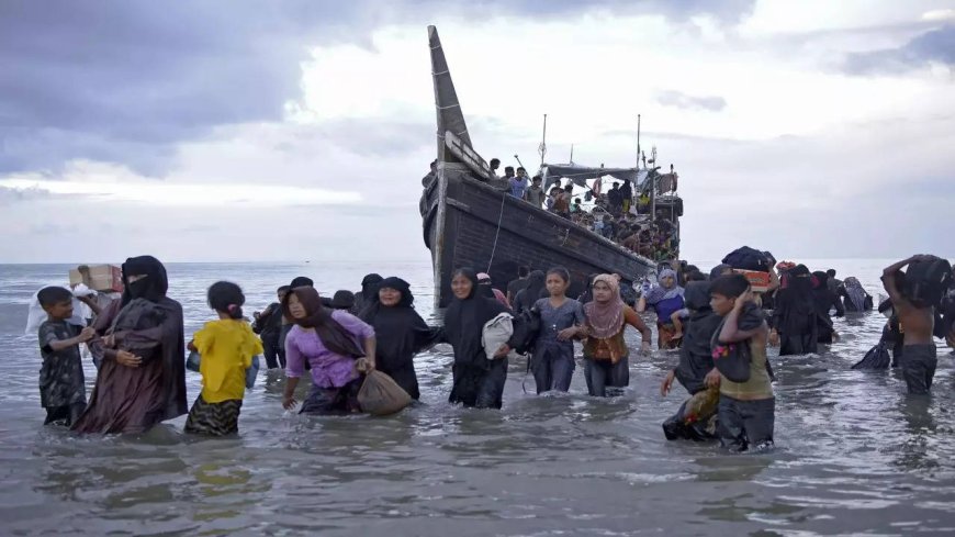 UN urges rescue of 185 Rohingya adrift in Indian Ocean