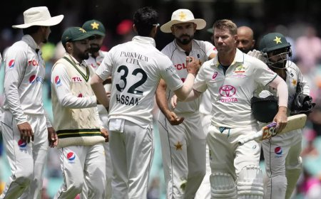 'Hope I put a smile...': Warner bids emotional farewell