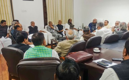 INDIA bloc leaders to meet virtually tomorrow; discuss convener's name, seat-sharing dynamics