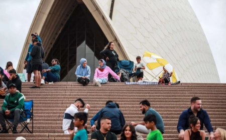 Australia halts ‘Golden Visa’ under broad migration overhaul