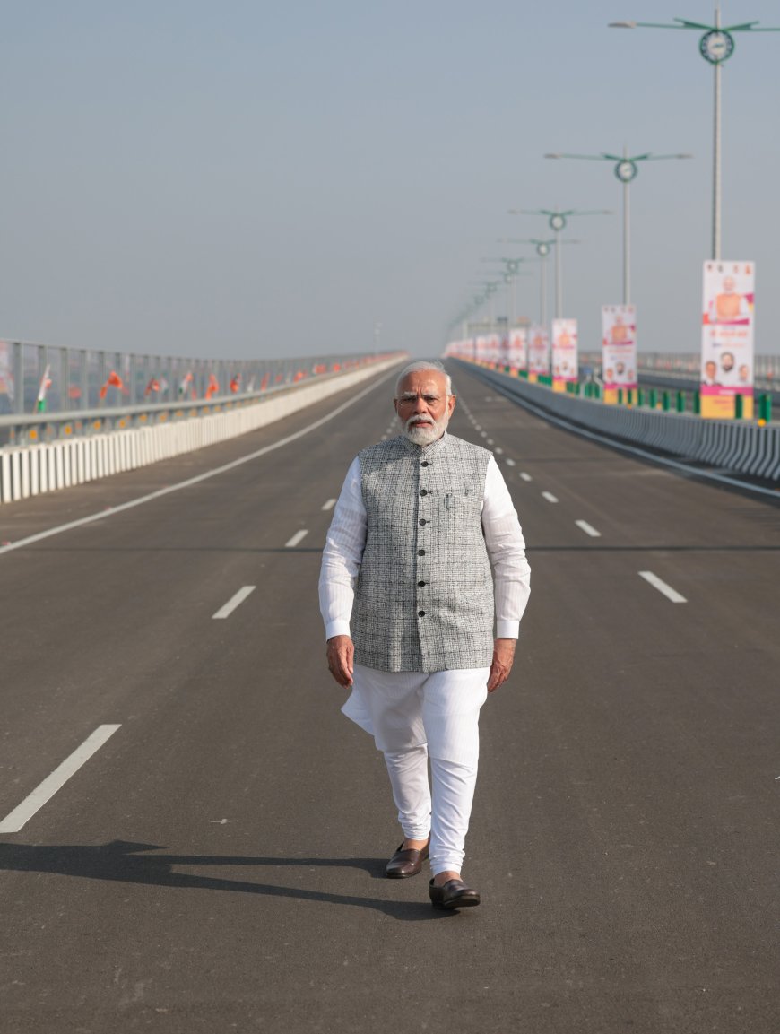 PM inspecting the Atal Bihari Vajpayee Sewri-Nhava Sheva Atal Setu at Navi Mumbai