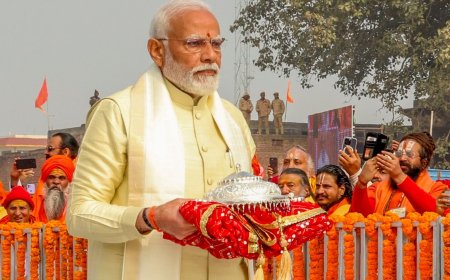 ‘PM Modi doesn't speak… <i>muh mein ram bagal mein churi rakhte hein…</i>,’ Congress chief Kharge