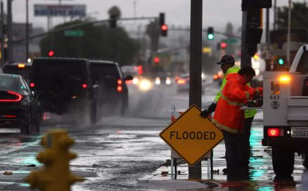 Floods, power outages as 'Pineapple Express' pounds California