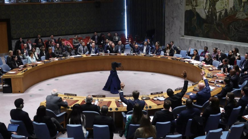 Israel continues to bomb Gaza as US vetoes UNSC resolution