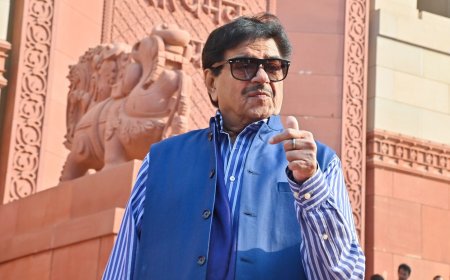 TMC MP Shatrughan Sinha says visitors to Ayodhya Ram temple fell 'from 5 lakh to 5,000', BJP dubs him a 'liar'