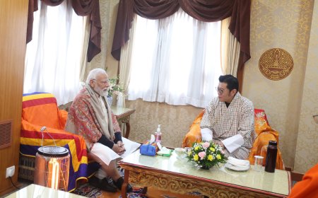 PM with the King of Bhutan, Mr. Jigme Khesar Namgyel Wangchuck