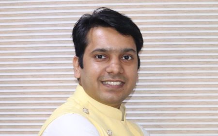 Buy or sell: Sumeet Bagadia recommends three stocks to buy on Monday — 1st April