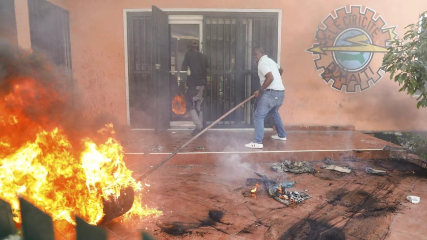 Haitian police spokesman says new gang attacks overwhelmed officers: 'The city center was at war'