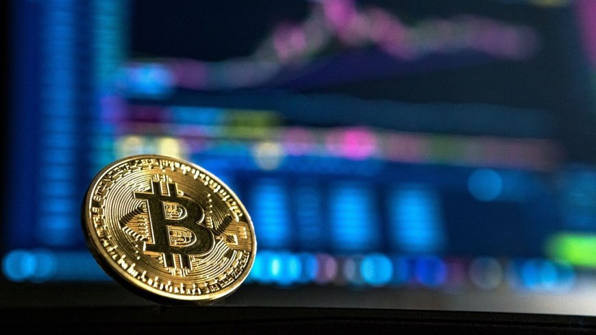 Bitcoin price hits new record high above $71,000