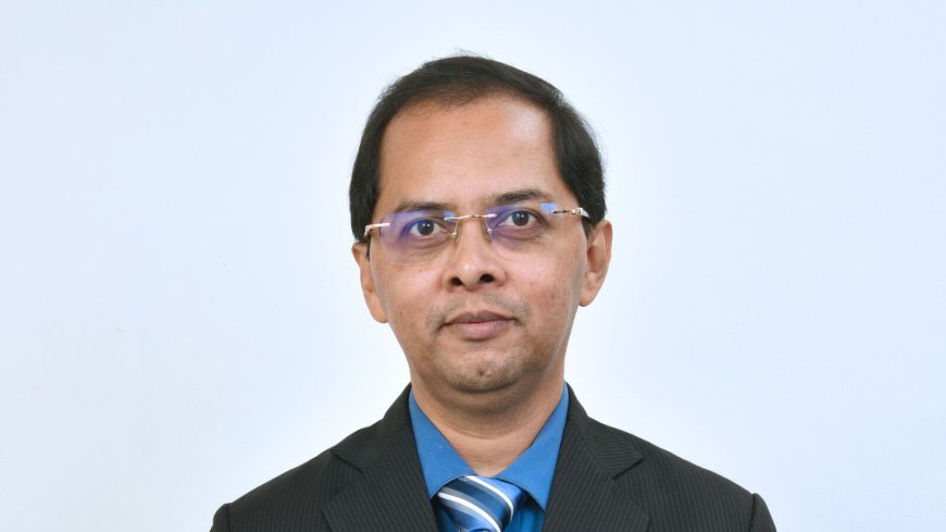 Buy or Sell: Dharmesh Shah of ICICI Securities recommends buying LIC and ABB India next week