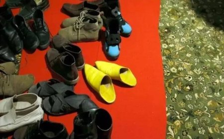 Pakistan: 20 pairs of shoes stolen from mosque in Parliament complex