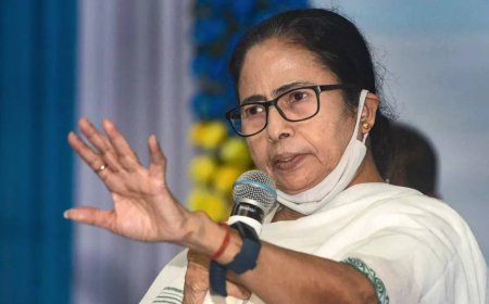 Mamata condemns cancellation of 25k school jobs