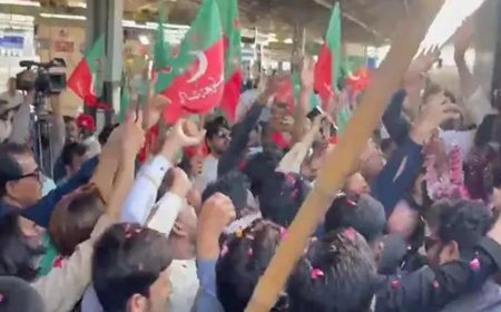 Pakistan Tehreek-e-Insaf holds 'train march', vow to continue struggle for release of Imran Khan