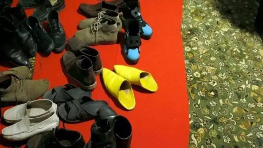 Pakistan: 20 pairs of shoes stolen from mosque in Parliament complex