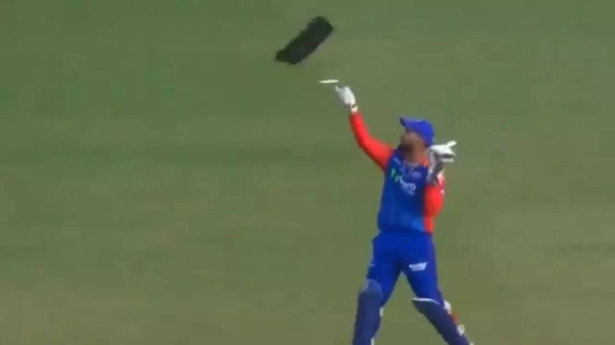 Watch: Rohit Sharma gives Rishabh Pant a kite to fly