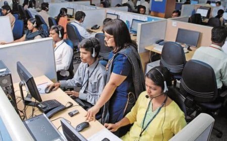 India’s services sector is still booming, but signs of weakness are visible