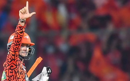 Watch: SRH opener Abhishek puts parents on wrong flight