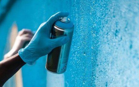 Asian Paints’ investors feel the blues even before competition hits full throttle