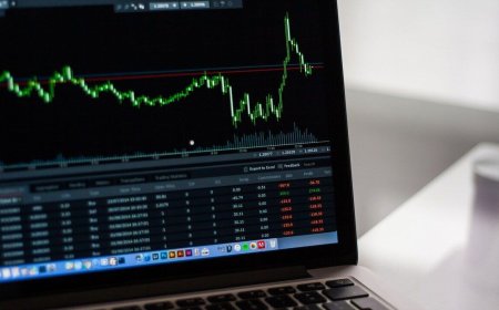 Mcap of 6 of top-10 most valued firms decline by  ₹1.73 lakh crore; HDFC, LIC major laggards