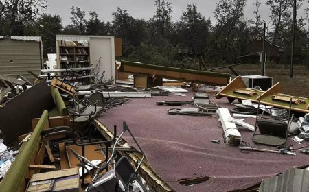 Severe storms kill at least 4 in Houston, knock out power to nearly 900,000 homes and businesses