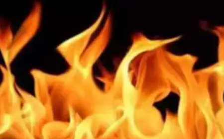 Fire breaks out in southeast Delhi area, 12 huts gutted
