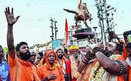 Monks hold 3-km protest rally in Kolkata