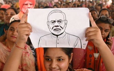 ‘300 bhi namumkin’: Yogendra Yadav's prediction for BJP amid Lok Sabha Elections. Here's what he says for Congress