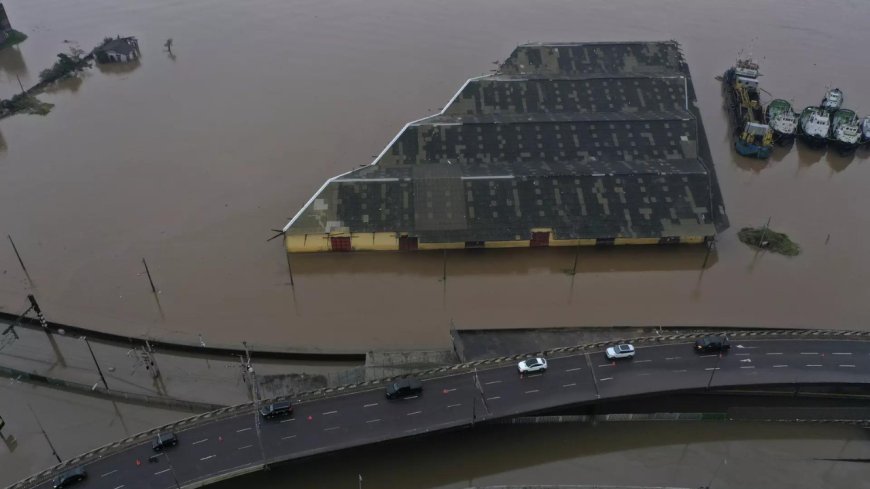 Brazil authorities warn of more floods, landslides as new rains hit south