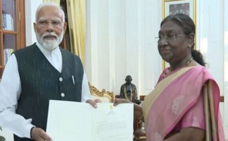 Narendra Modi meets President Droupadi Murmu, stakes claim to form govt for third time