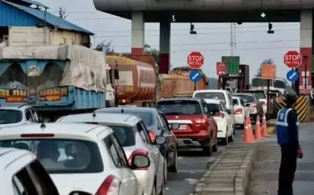 Mumbai-Ahmedabad highway work 'shoddy', locals stop toll collection