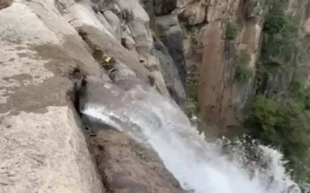 Is China's highest waterfall fake?